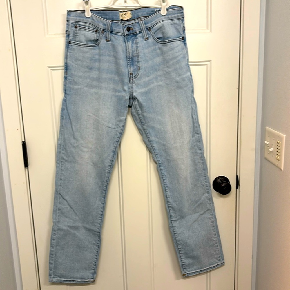 EXCELLENT used condition men’s Madewell denim. Size 34/32.
